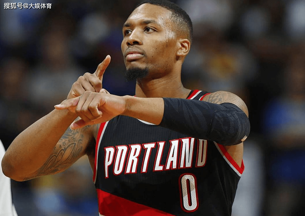 毫不掩饰地 毫不掩饰地