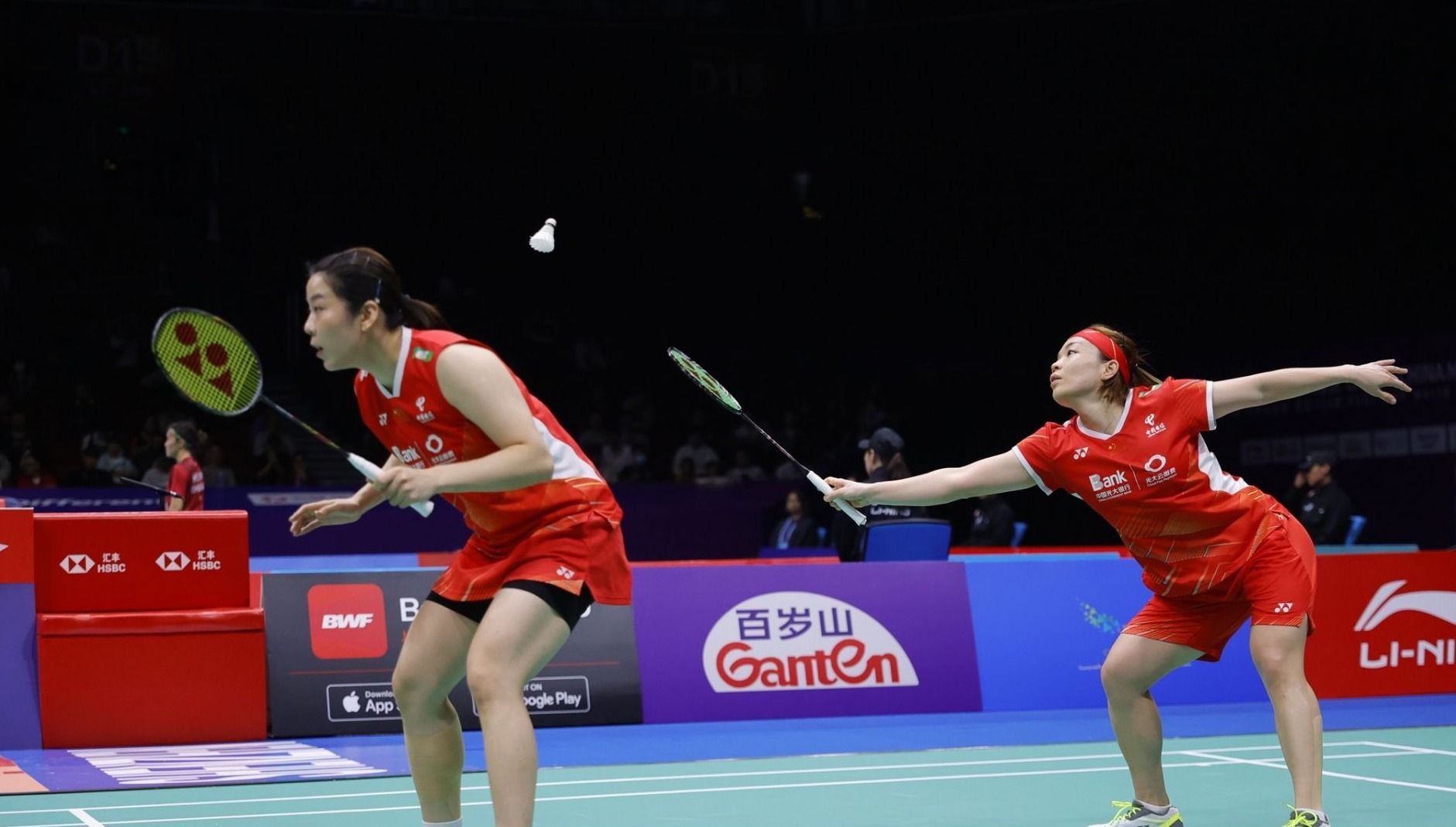 紧咬比分 紧咬比分