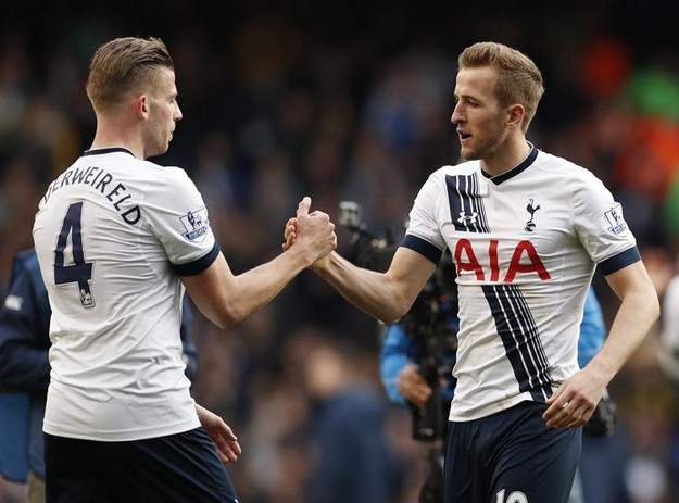 基奇吸引两 基奇吸引两