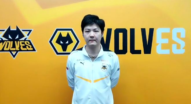 服成为标配 服成为标配